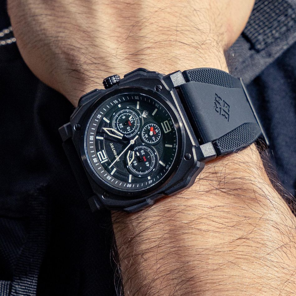 INF4NTRY | REVO47-CHR01-BK | 黑色夜鷹方殼腕錶 機械鏤空 男錶 實帶細節