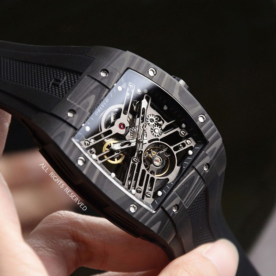 OBLVLO｜EM-ST-BBBB｜黑色系 碳纖維酒桶造型鏤空機械腕錶 橡膠錶帶錶面細節