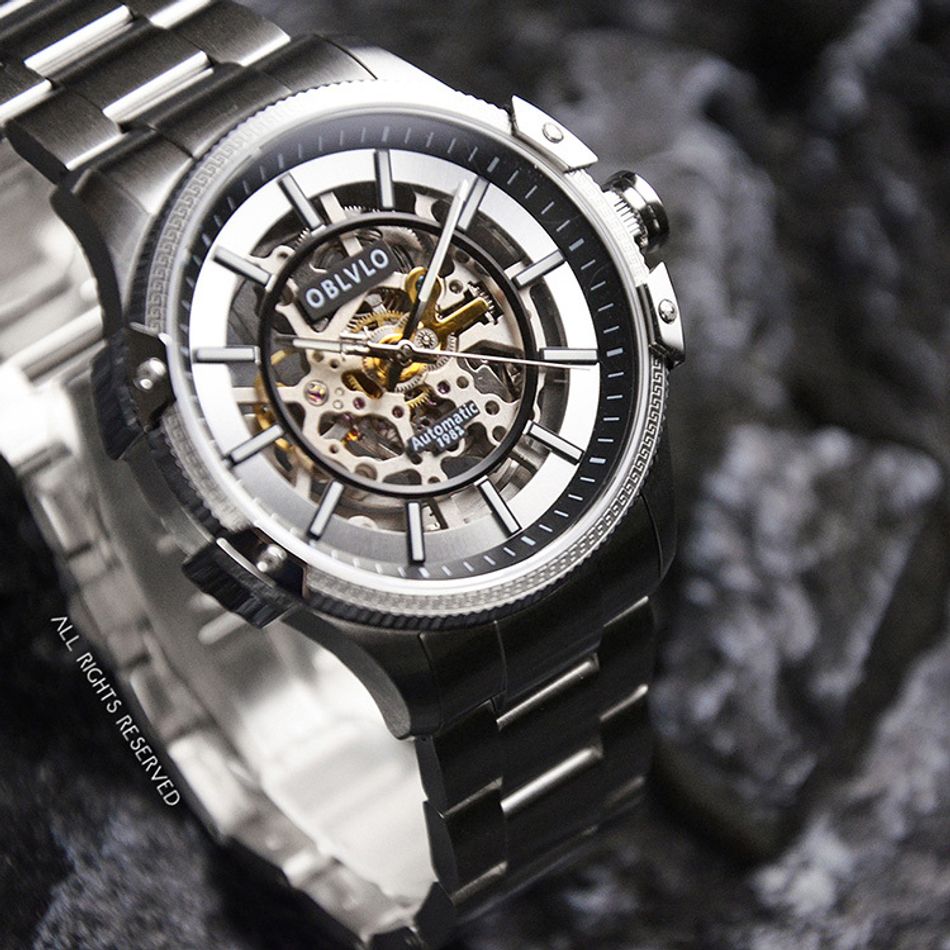 OBLVLO ｜CAM-AR-SK-YBY｜銀色鏤空機械腕錶 不鏽鋼錶帶左側展示