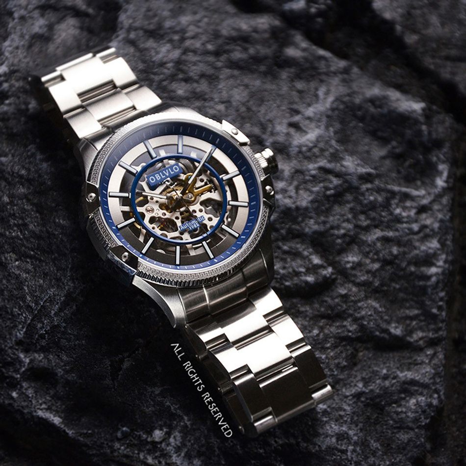 OBLVLO｜CAM-AR-SK-YLY｜銀+藍色鏤空機械腕錶 不鏽鋼錶帶左側展示
