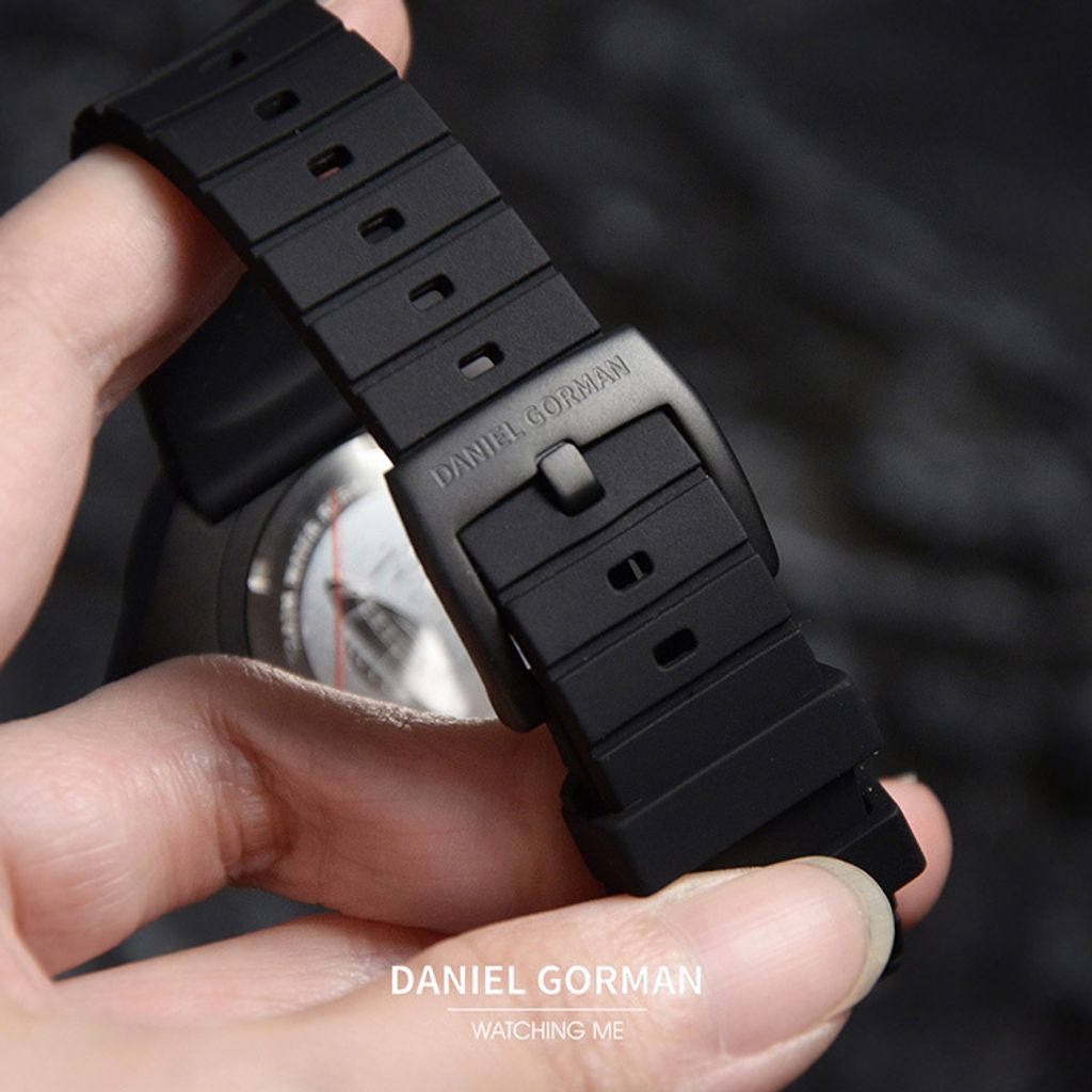 DANIEL GORMAN ｜DG0133KG｜黑+綠 磁吸指針 滑蓋宇宙太空船造型 矽膠錶帶錶帶細節