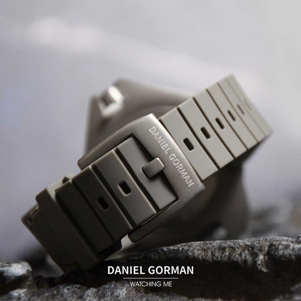 DANIEL GORMAN ｜DG0133SK｜灰+黑 磁吸指針 滑蓋宇宙太空船造型 矽膠錶帶錶帶展示