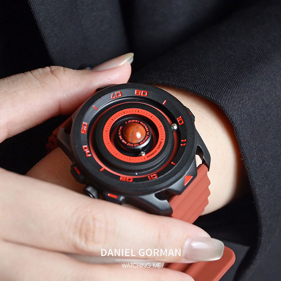 DANIEL GORMAN ｜萬有引力系列 DG0525KR｜火星款 磁吸指針 黑色框 紅色矽膠錶帶實戴細節