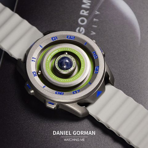 DANIEL GORMAN ｜萬有引力系列 DG0525KS ｜地球款 灰銀框 灰色矽膠錶帶錶面細節