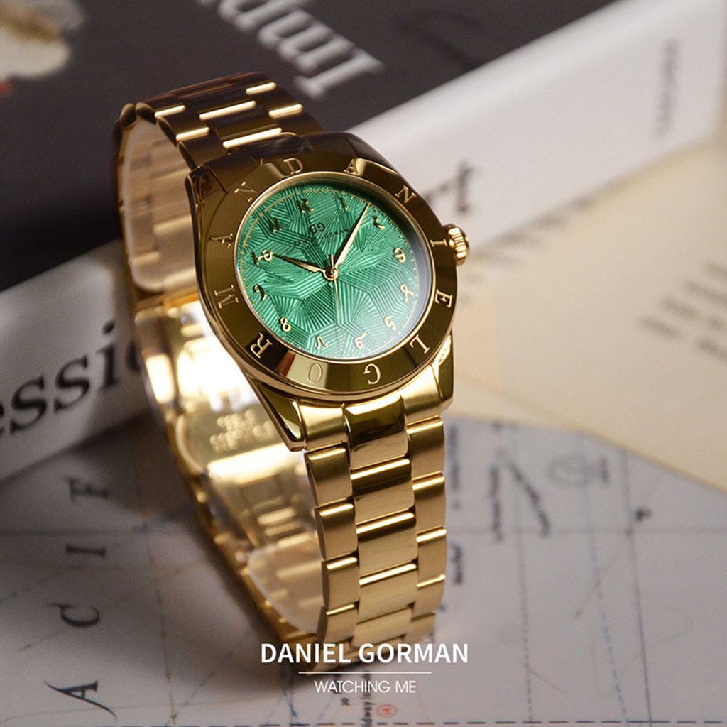 DANIEL GORMAN ｜多巴胺系列 DG9036YG｜金框綠面 不規則紋路 金色不鏽鋼錶帶左側錶面