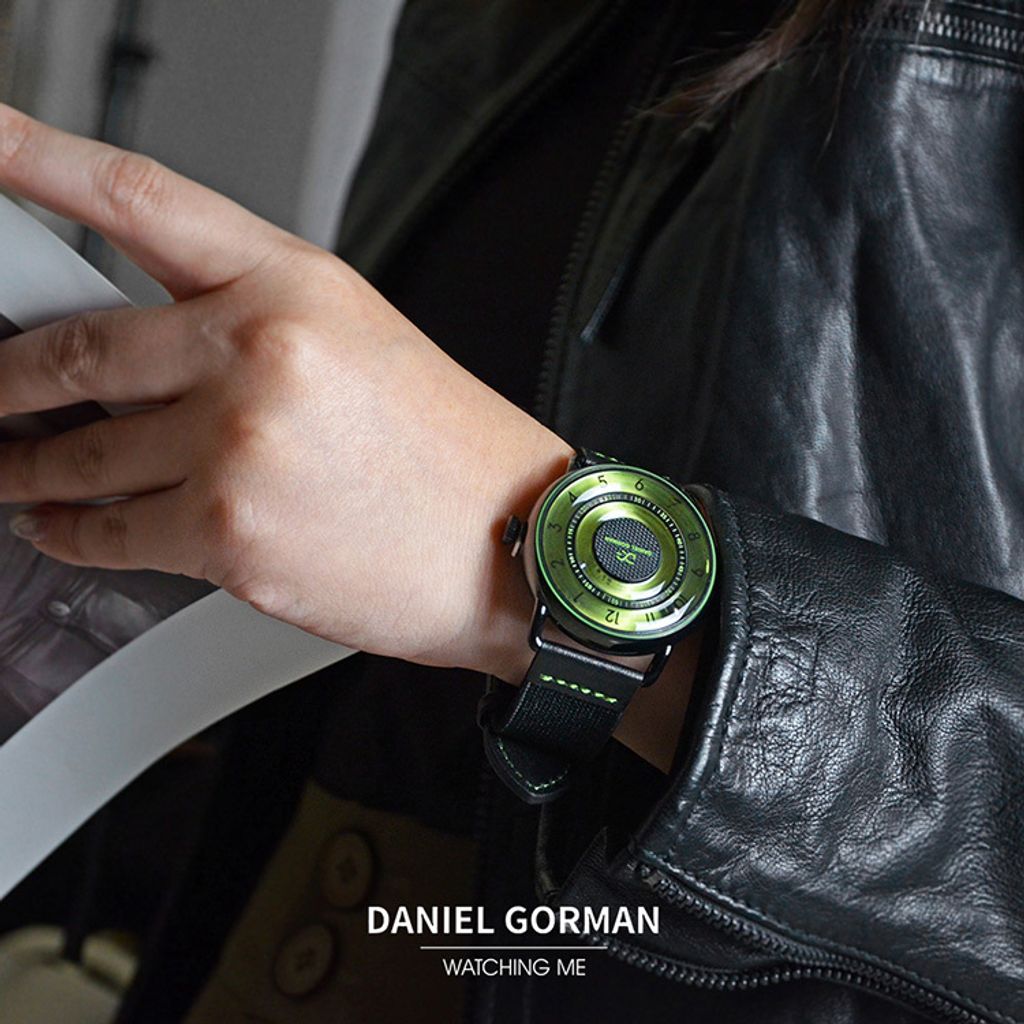 DANIEL GORMAN ｜DGY000KG｜綠色透明面 磁吸指針 黑色框 黑色鬆緊+皮革錶帶實帶展示