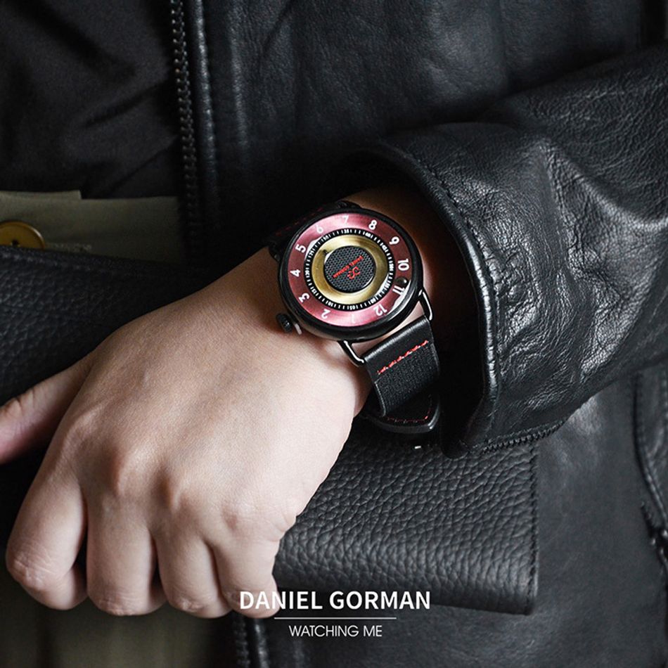 DANIEL GORMAN ｜DGY000KP｜粉黃色透明面 磁吸指針 黑色框 黑色鬆緊+皮革錶帶實戴展示