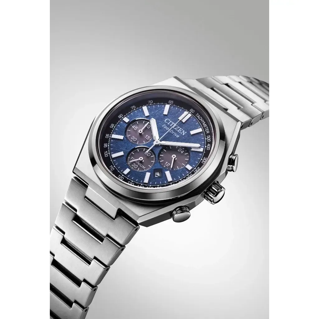 CITIZEN 星辰 | CA4610-85L | 超級鈦光動能計時腕錶 男錶 手錶42.5mm藍色 側面展示