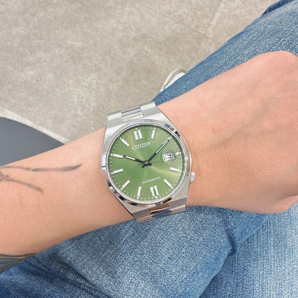 CITIZEN 星辰 | 彩通色彩聯名款 NJ0158-89Z | 翠綠錶面 銀色錶帶 機械錶 實戴展示