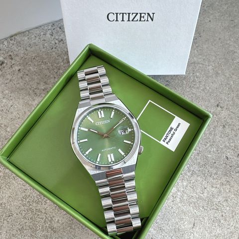 CITIZEN 星辰 | 彩通色彩聯名款 NJ0158-89Z | 翠綠錶面 銀色錶帶 機械錶 盒裝展示