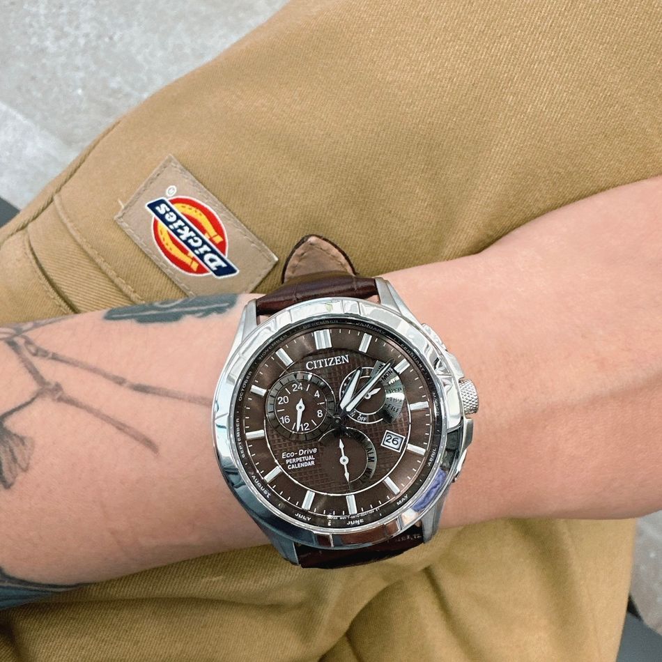 CITIZEN 星辰 | GENT'S系列 BL8160-07X | 時尚三眼男錶 光動能萬年曆手錶實戴細節