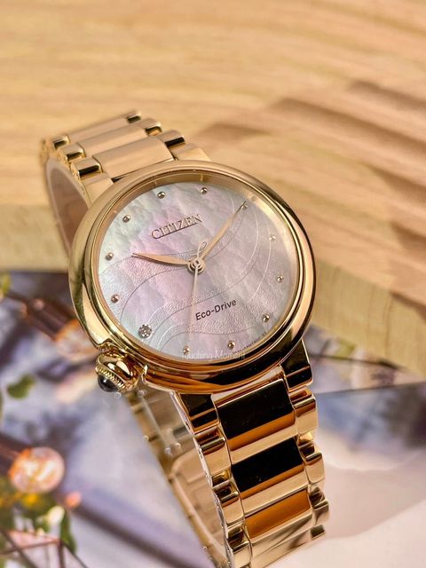 CITIZEN 星辰 | L系列 EM0919-85Y | 流沙光動能女錶 實體展示