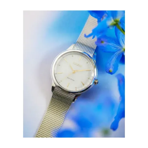 CITIZEN 星辰 | L系列 EM0814-83A | 非洲菊 光動能 氣質銀 女錶 正面展示