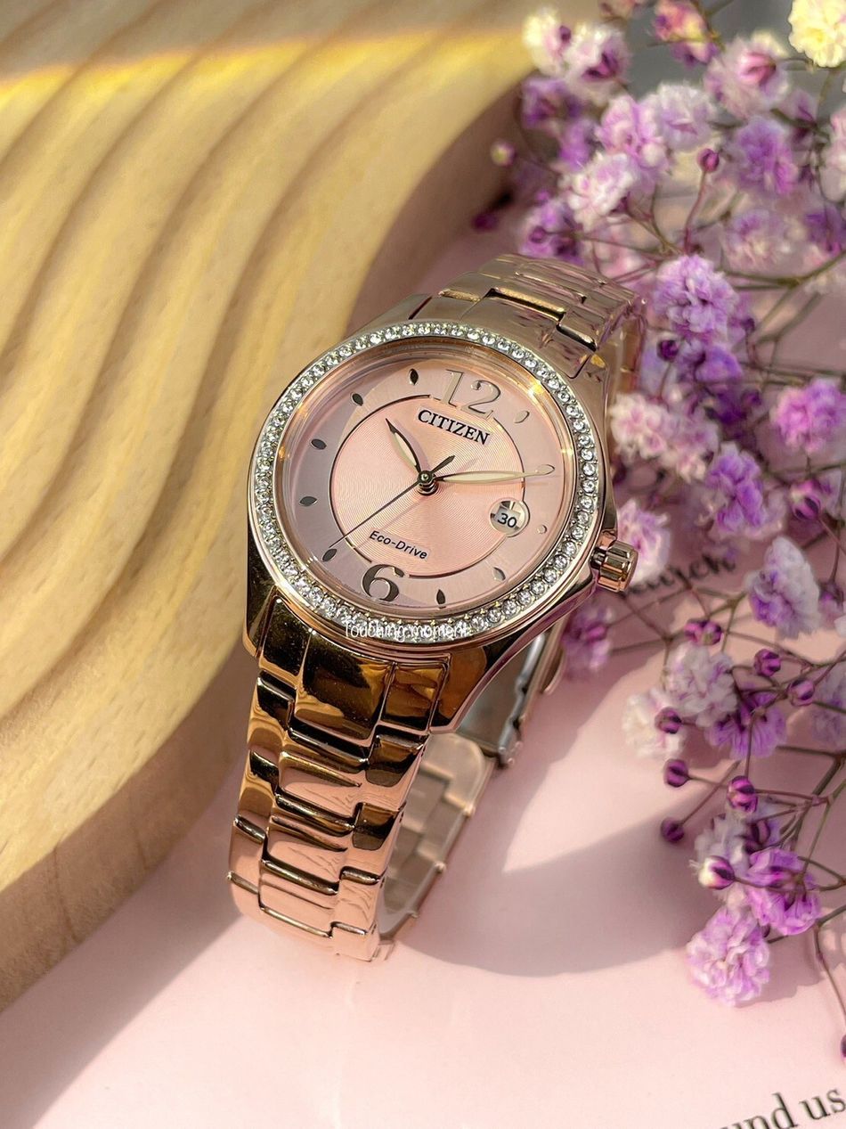 CITIZEN 星辰 | LADYS系列 FE1252-82X | 玫瑰金色系 晶鑽粉面 光動能不鏽鋼腕錶正面展示
