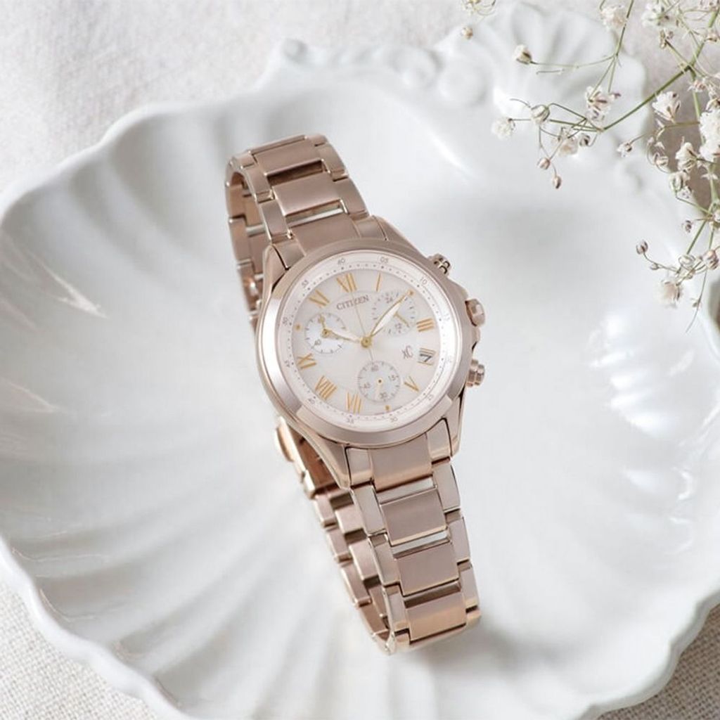 CITIZEN星辰 | XC系列 FB1405-58A | 玫瑰金 光動能計時女錶 32.5mm  正面展示