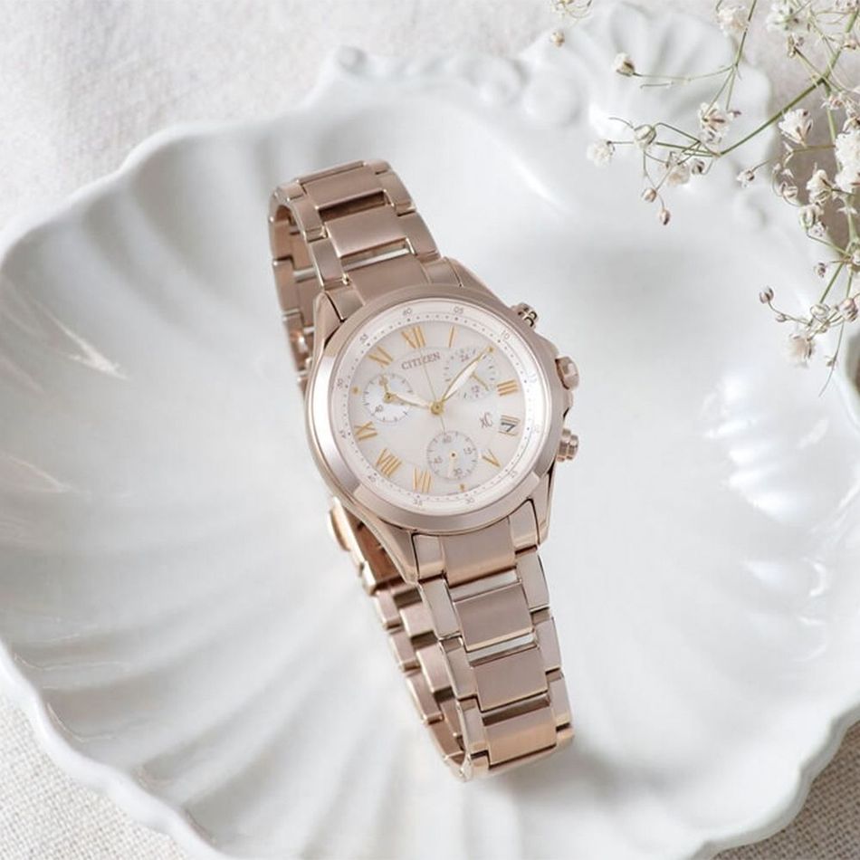 CITIZEN星辰 | XC系列 FB1405-58A | 玫瑰金 光動能計時女錶 32.5mm  正面展示