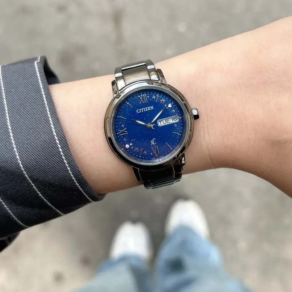 CITIZEN星辰 | XC系列 EW2428-59L | Hebe田馥甄聯名款 羅馬數字閃耀 光動能 限量女錶 實帶展示