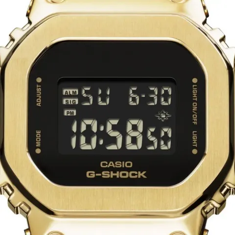 CASIO G-SHOCK |  GM-S5600GB-1 | 黑金配色 奢華新潮外觀錶款 錶面細節