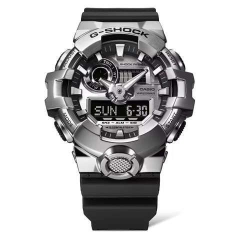 CASIO G-SHOCK | 金屬系列 GM-700-1A | 銀色錶框 黑錶帶 防震雙顯電子錶 正面細節