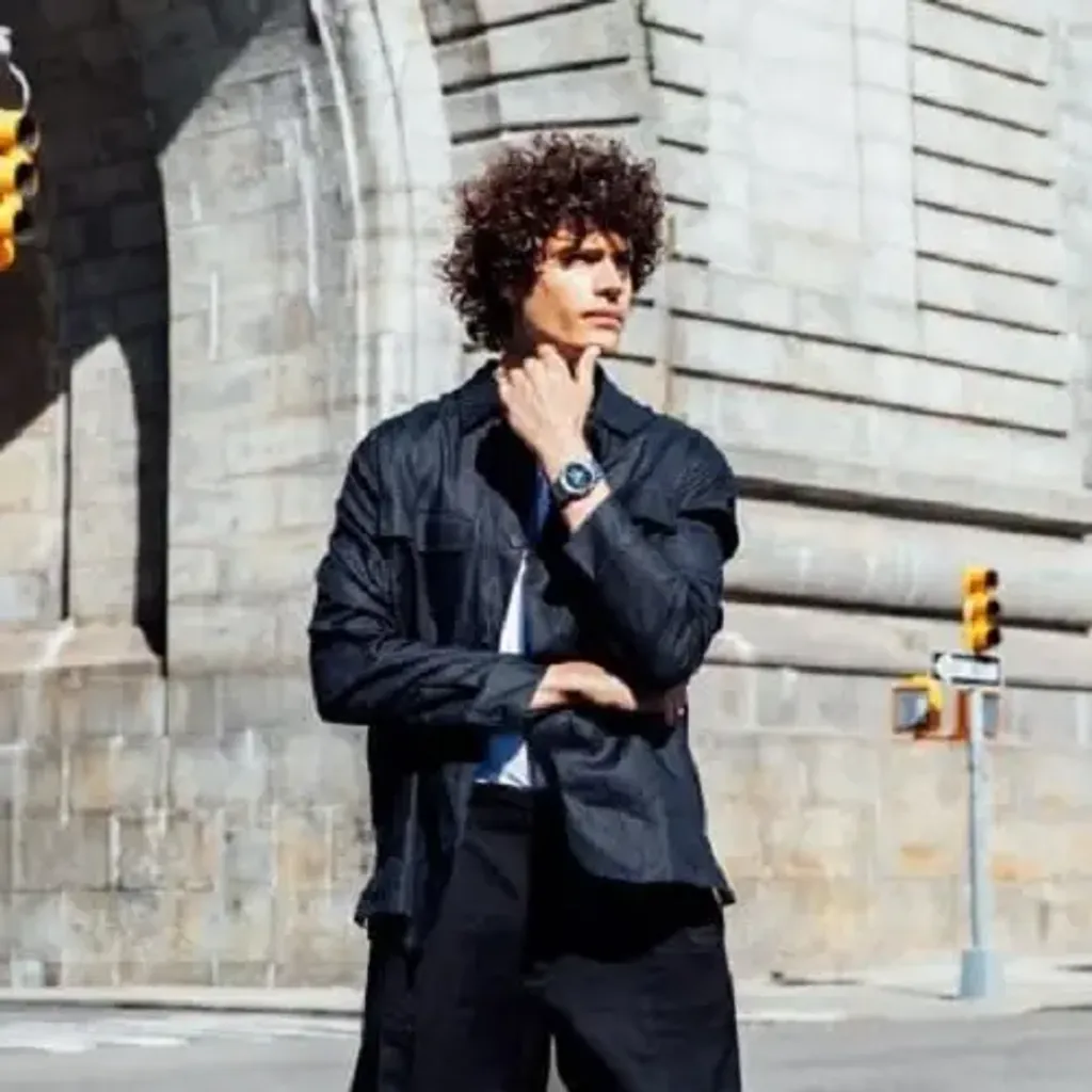 CASIO G-SHOCK | GM-2110D-2BDR | 經典八角形錶殼 高質感金屬 絢彩錶盤 靜謐深藍色 實戴展示