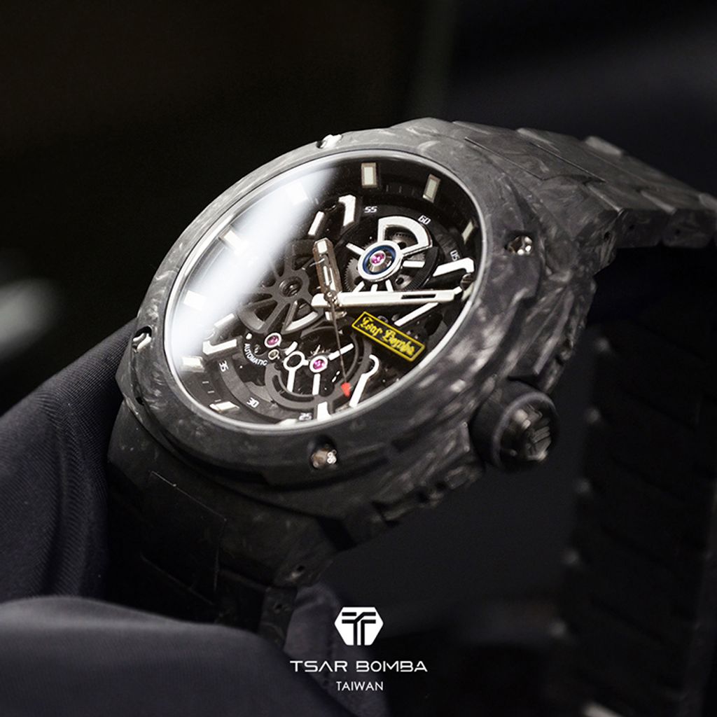 Tsar Bomba 機械公爵 | 電子系列 TB8401CF-02 | 黑色碳纖維框 碳纖維錶帶 機械錶 錶面細節展示