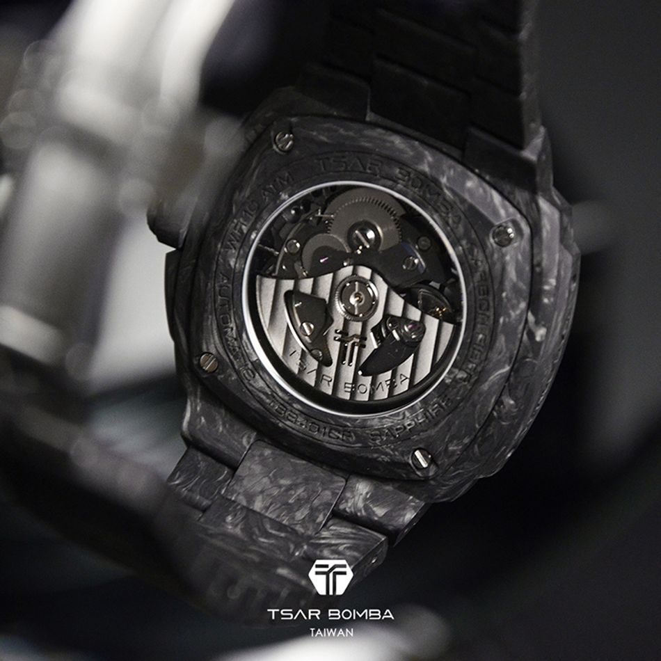 Tsar Bomba 機械公爵 | 電子系列 TB8401CF-02 | 黑色碳纖維框 碳纖維錶帶 機械錶 背面細節