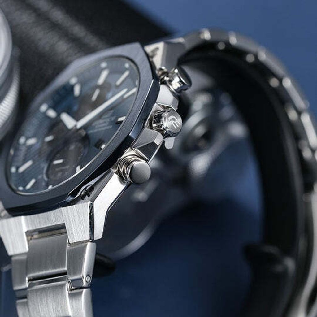CASIO |  EDIFICE系列 EFS-S570DB-2A | 藍色錶盤 藍寶石水晶玻璃 腕錶 側面展示