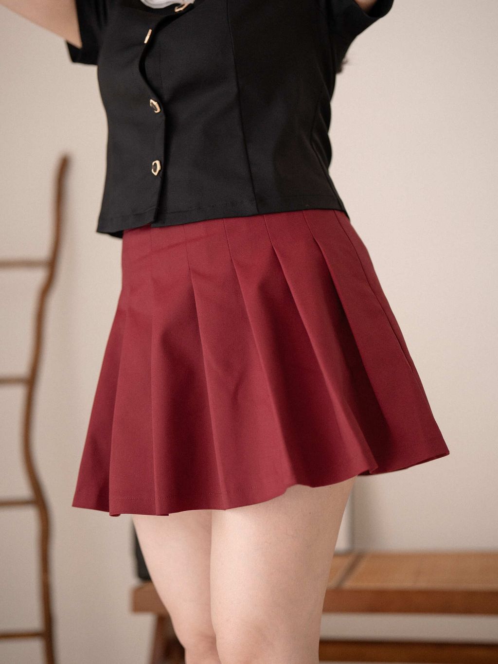 Comfortable and flattering mini skirt for plus-size fashion