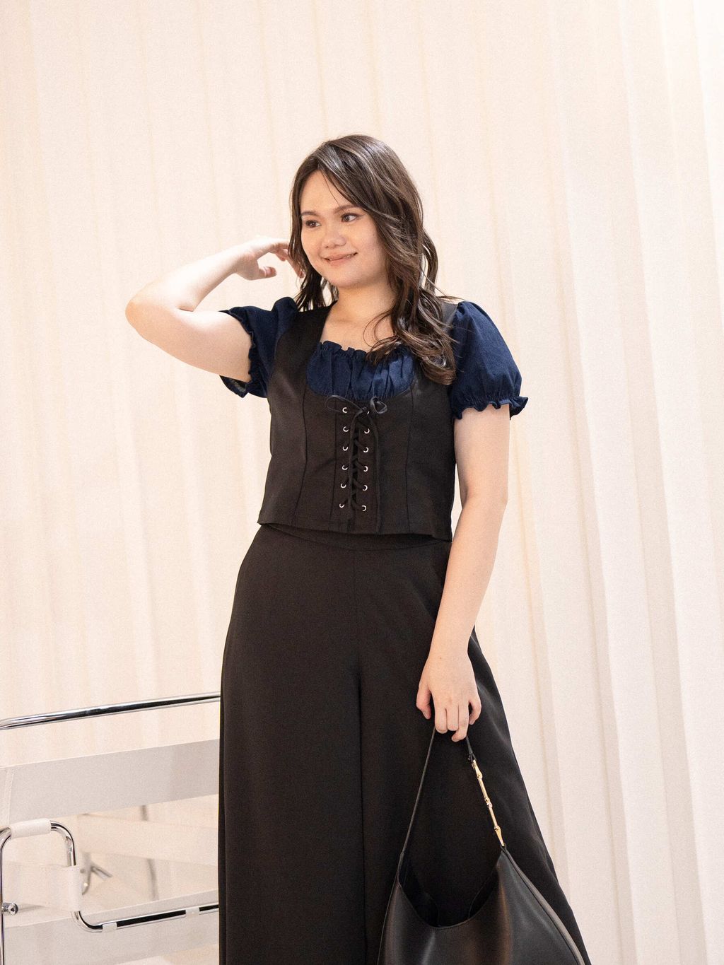 Grace Flow Pants in black – timeless and elegant