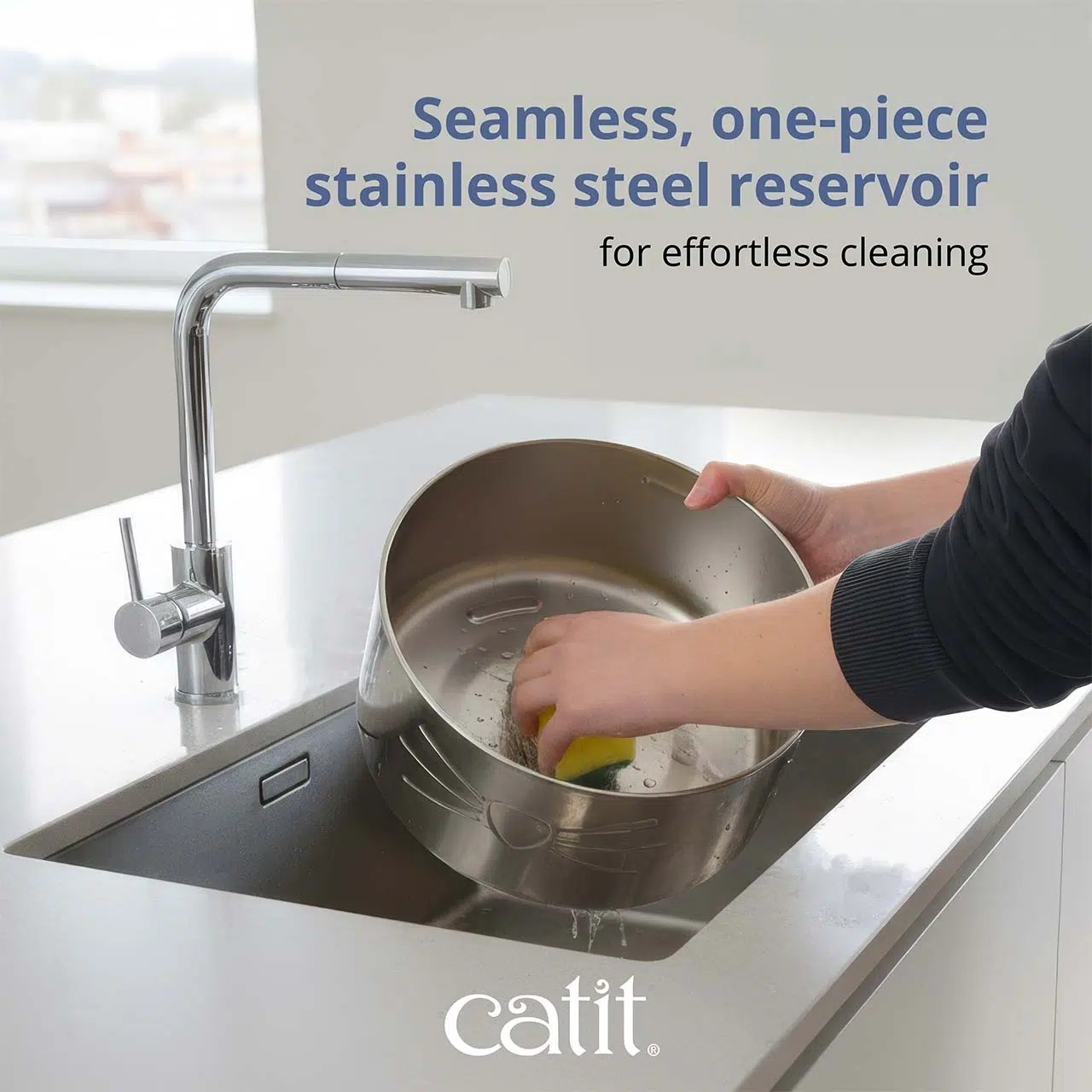 imgi_37_WEB_43761-Catit-PIXI-Stainless-Steel-UV-C-Drinking-Fountain-Panel-image-EN-NA-4.jpg