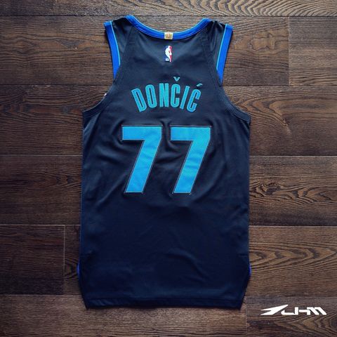 tw-11134207-81ztk-mi02zob1mmfae7