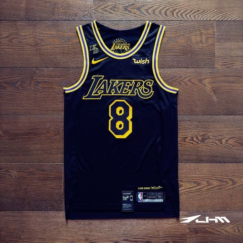 tw-11134207-81zti-mi01ew7p61348d