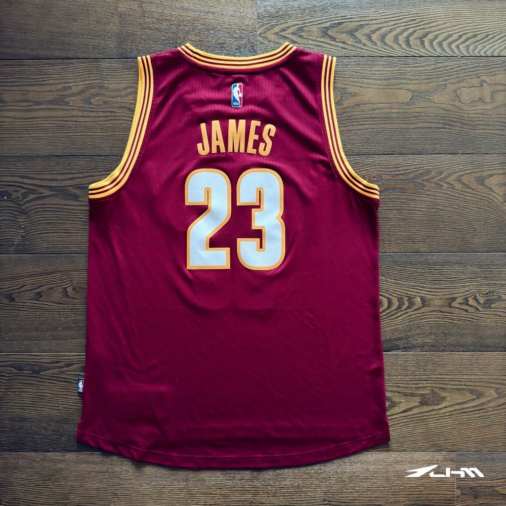 tw-11134207-81ztg-mi1ima8l6fb8ae