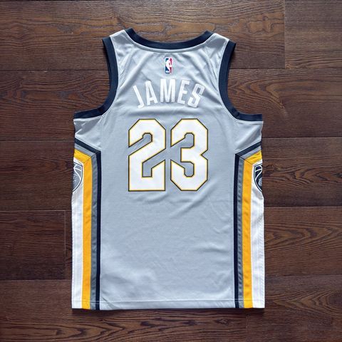 tw-11134207-81ztk-mi0bav6dx43kfa