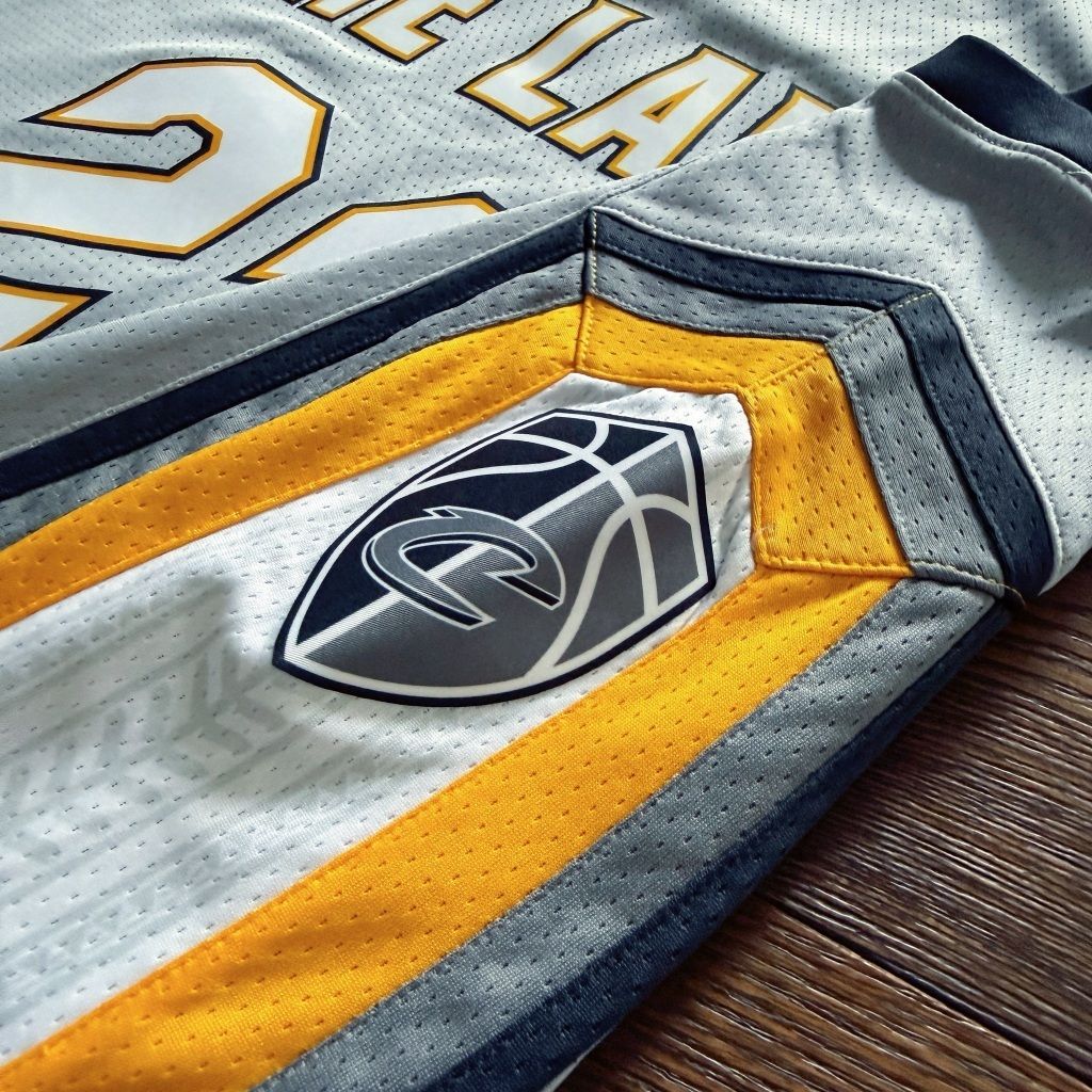 tw-11134207-81ztq-mim08pfv64n879