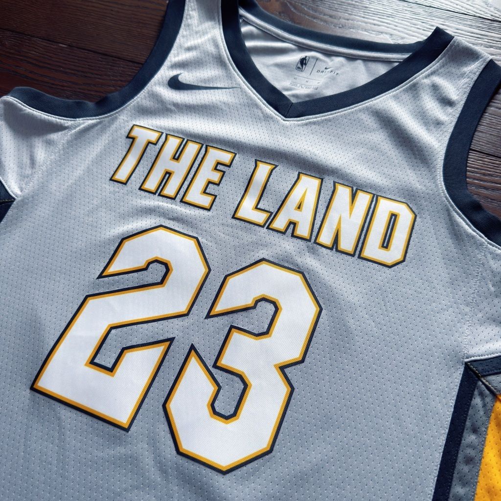 tw-11134207-81ztd-mim08pfdq8si4d