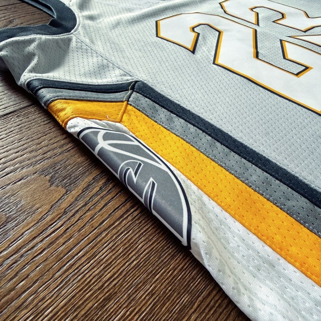 tw-11134207-81zto-mim08pg7qfiab4