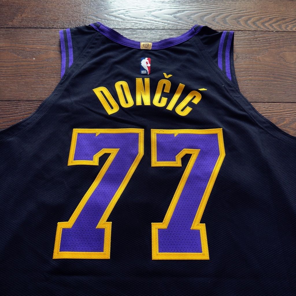 tw-11134207-81ztk-mim7owb38kcg1d