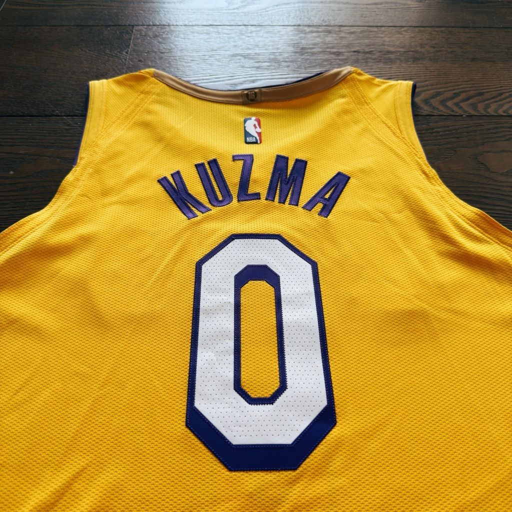 tw-11134207-81ztp-mim1z7asytxd8a