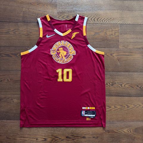 tw-11134207-81ztf-mim2b4dbm4n528