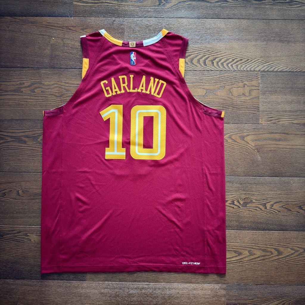 tw-11134207-81ztg-mim2b4d9gves70