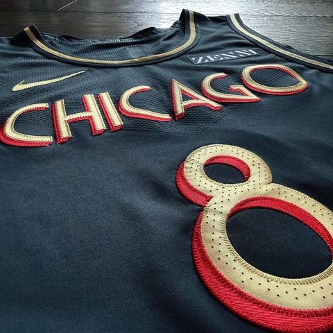 tw-11134207-81ztd-mim2miqlg7pg9d