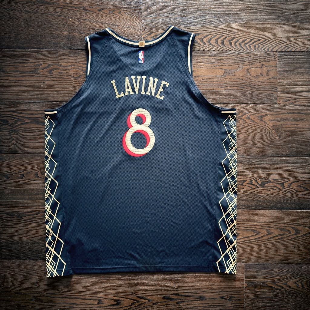 tw-11134207-81ztf-mim2miqtdczl88