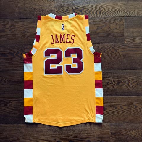 tw-11134207-81ztm-milzzw8qqewz30