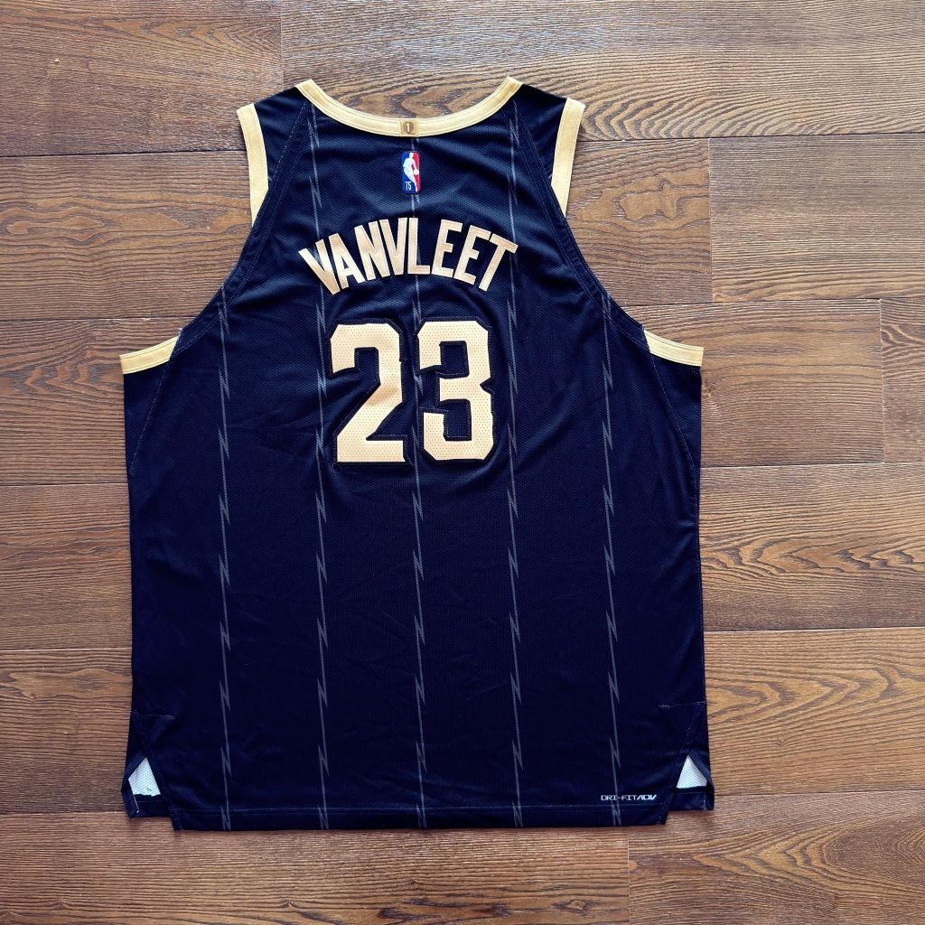 tw-11134207-81ztl-mim2ged1ea6b94