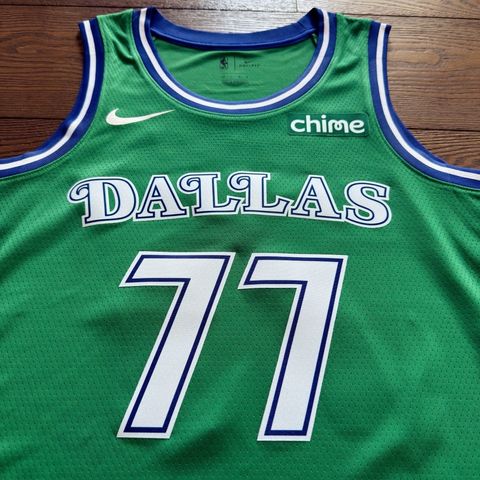 tw-11134207-81zte-mjo2gv0qdona1c