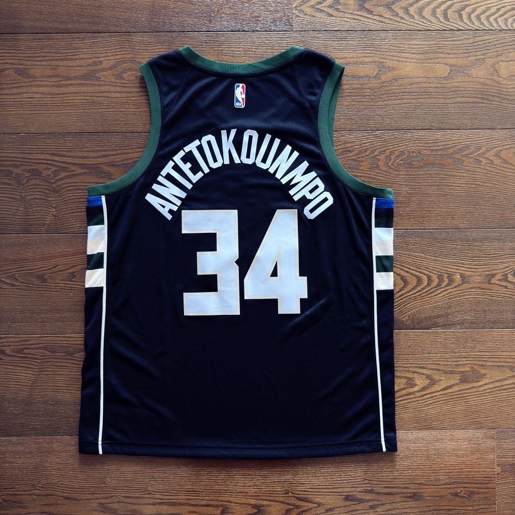 tw-11134207-81ztc-mjo2qq3h4mir8b