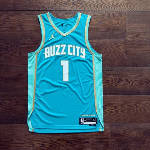 tw-11134207-81ztm-mjv6dkzocmboee