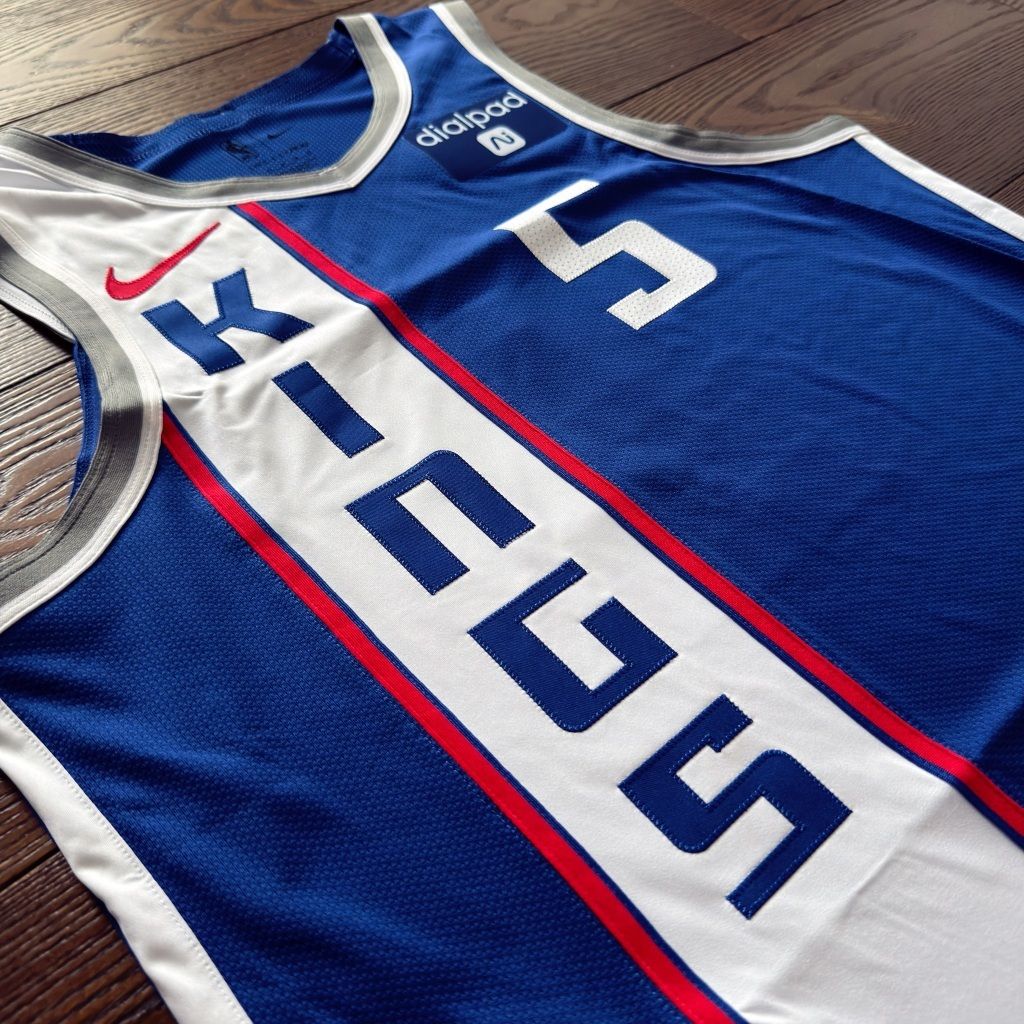 tw-11134207-81zti-mjv6m1dv7vuq9d