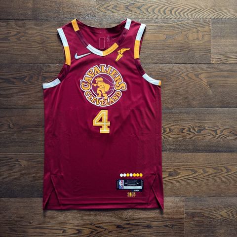 tw-11134207-81ztq-mjv5vhel2tqfe8